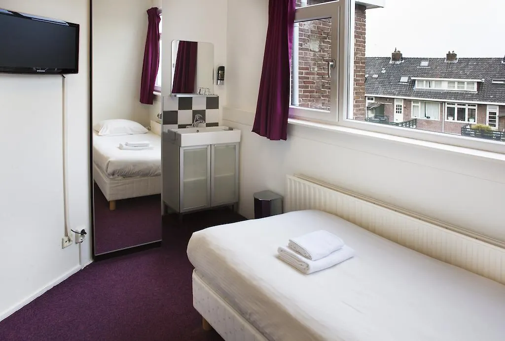 Economy Hotel Utrecht 2*,