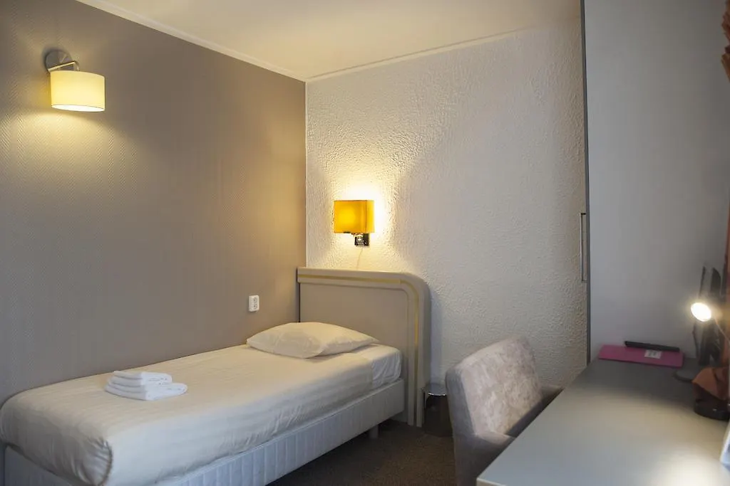 Economy Hotel Utrecht 2*,