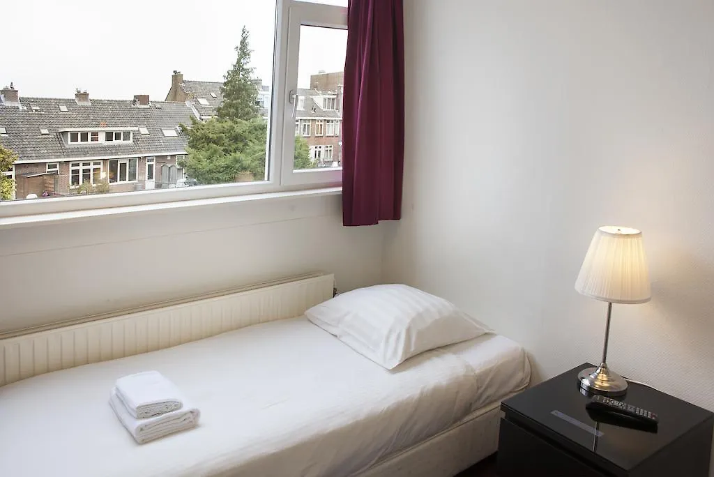 Economy Hotel Utrecht 2*,